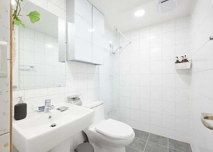 Апартаменты Hug1 Hapjeong Hongdae Nearby High End