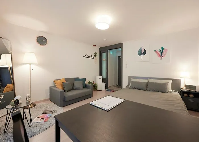 Апартаменты Hug1 Hapjeong Hongdae Nearby High End Сеул